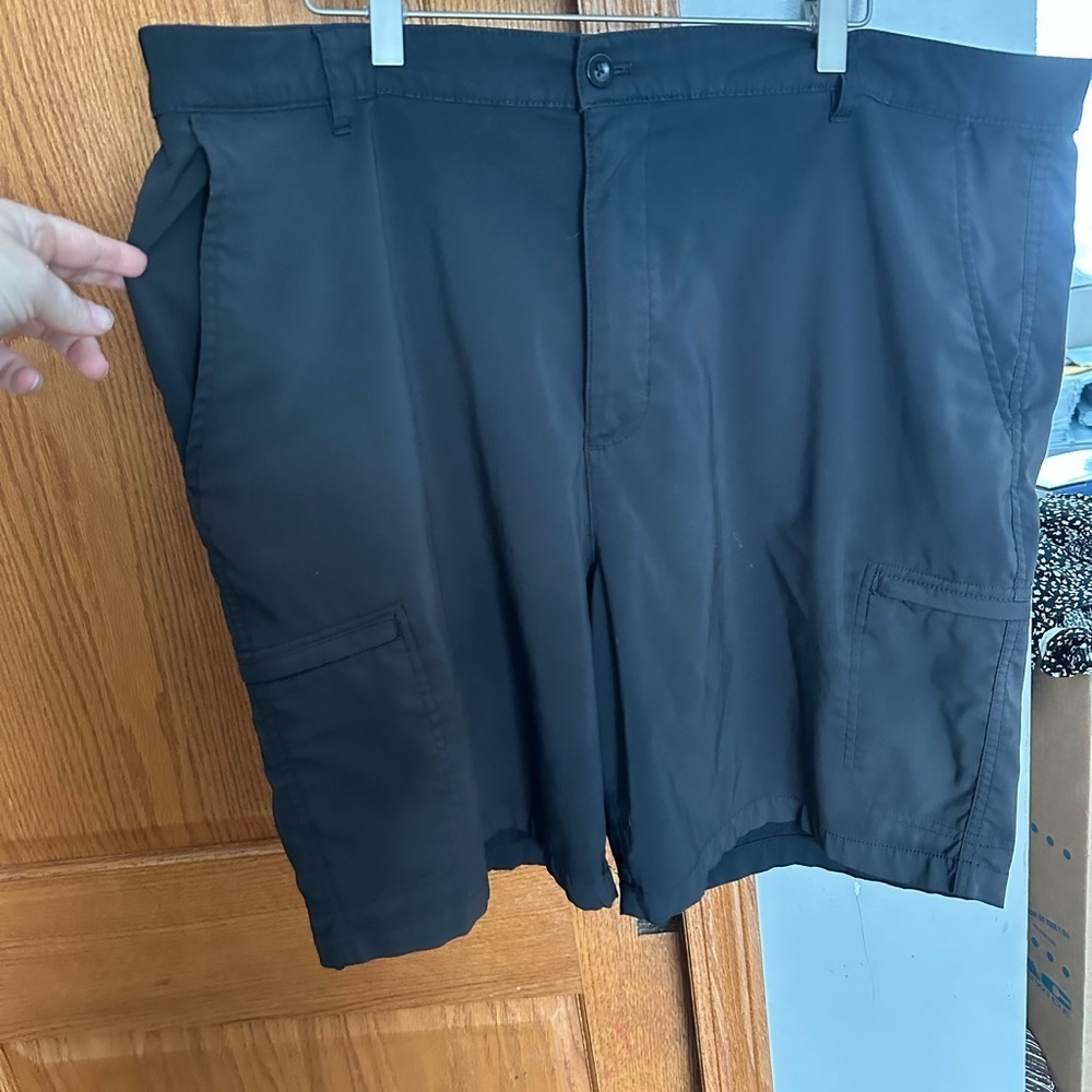 Chaps Men's Dark Gray Cargo Shorts